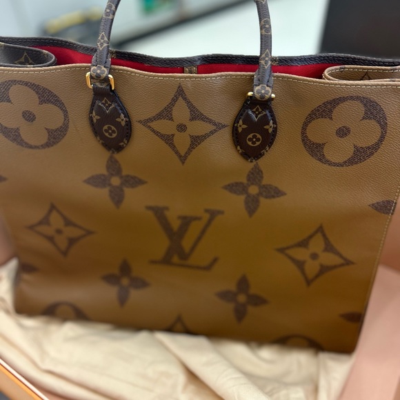 LV ON THE GO - Picture 2 of 3